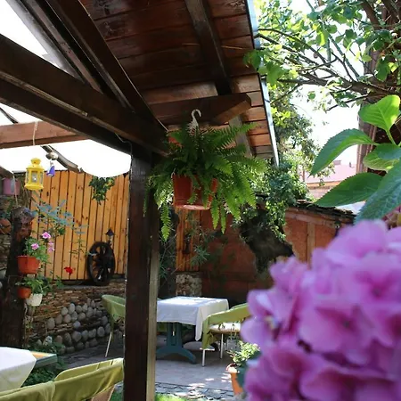 Welcome To Kralev Dvor Your In Hotel 3*